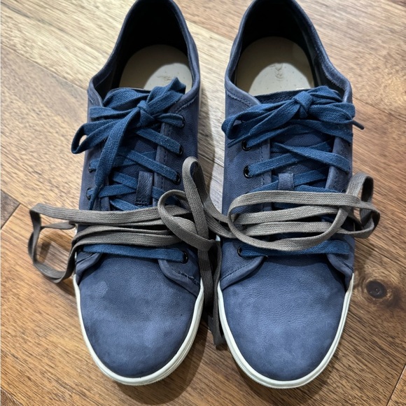 Vince Designer Sneakers - Picture 8 of 8